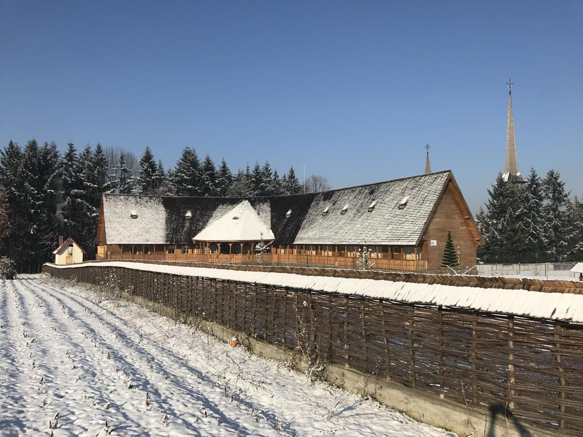 Hotel "Plai Cu Peri" Săpînţa Exterior foto